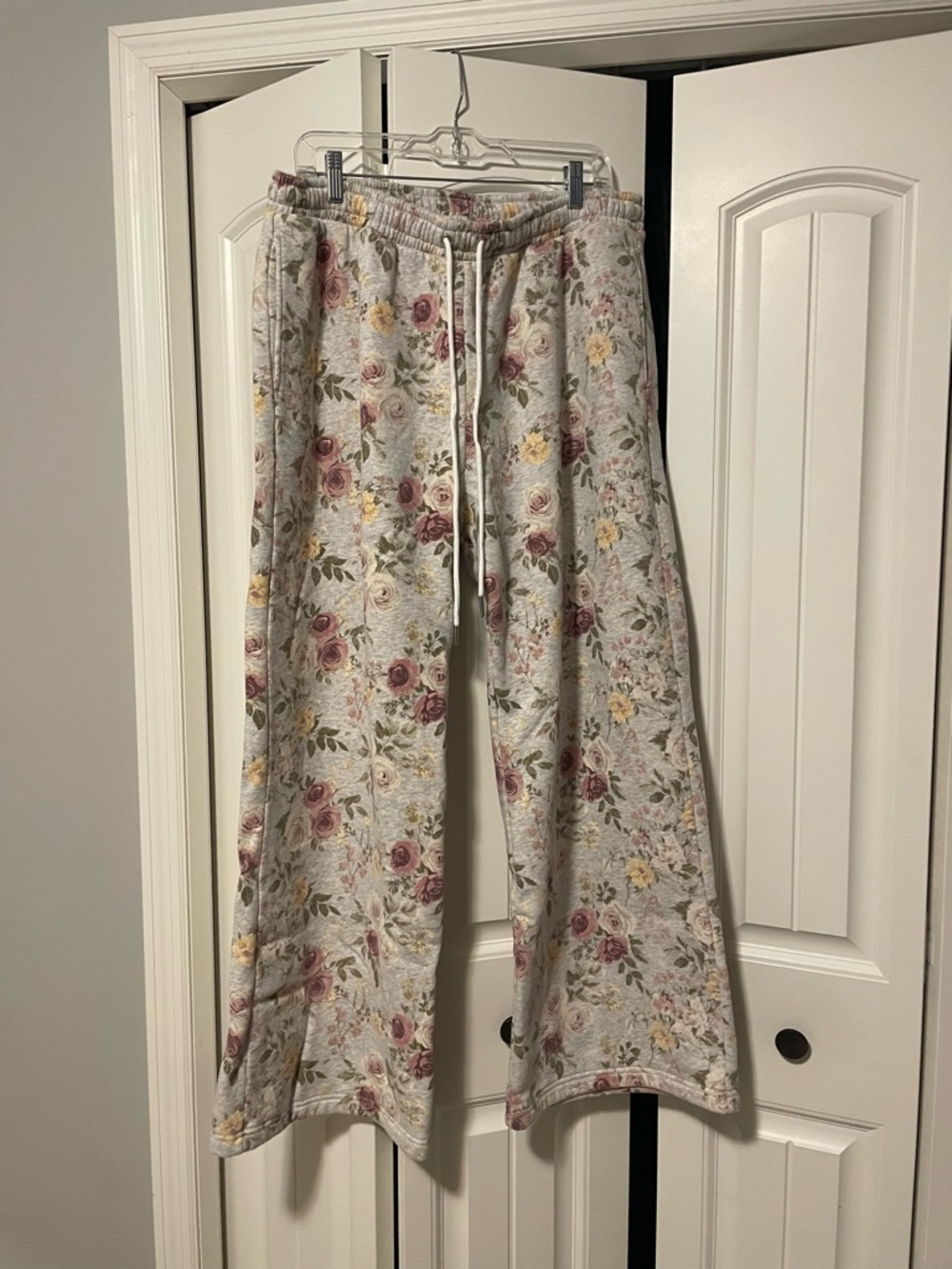 Abercrombie Women’s High Rise Sunday Wide Leg Sweatpants